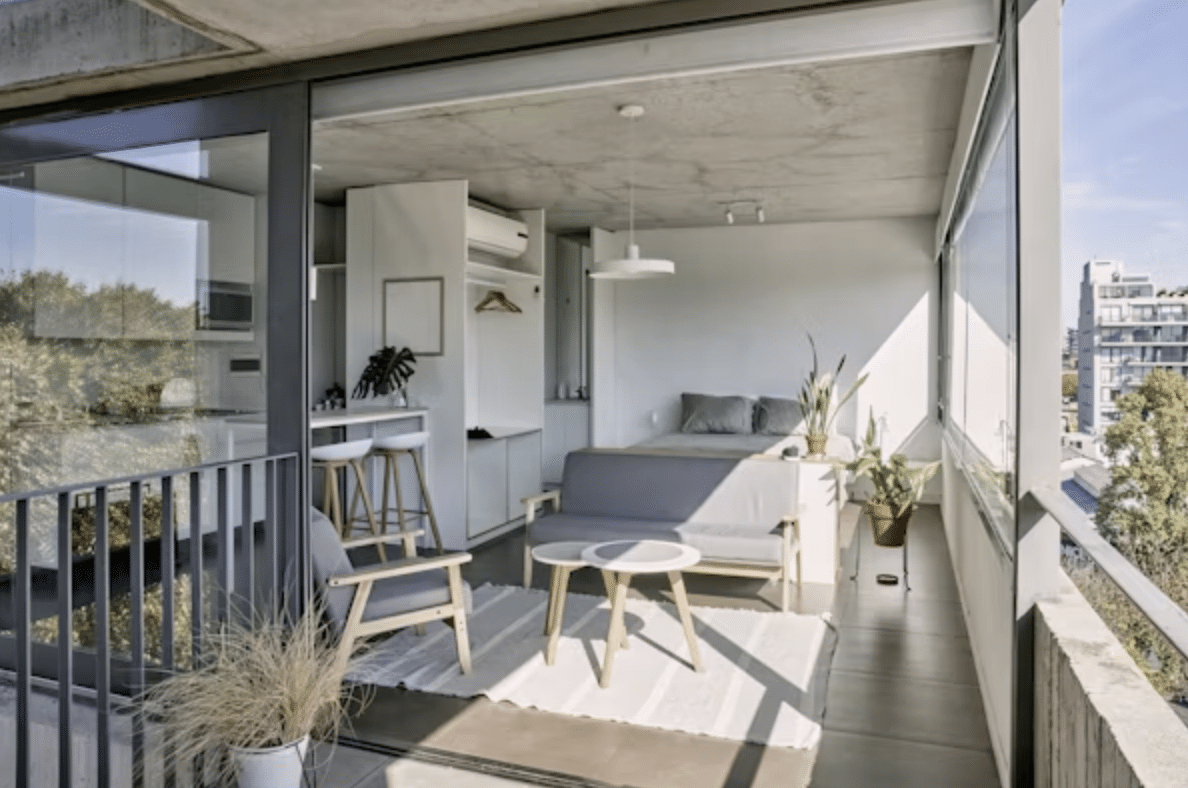 Contemporary Living in Las Vegas Mid-Rise Apartments